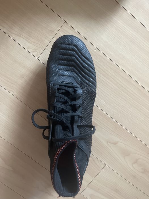 кросоовки для футбола предаторы