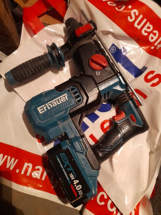 Erbauer rotopercutor eri1078sds că nou