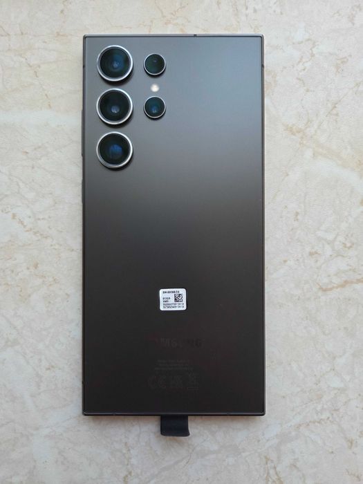Перфектен Galaxy S24 Ultra, 12 Gb RAM, 512 Gb, цвят Titanium black, пълен комплект