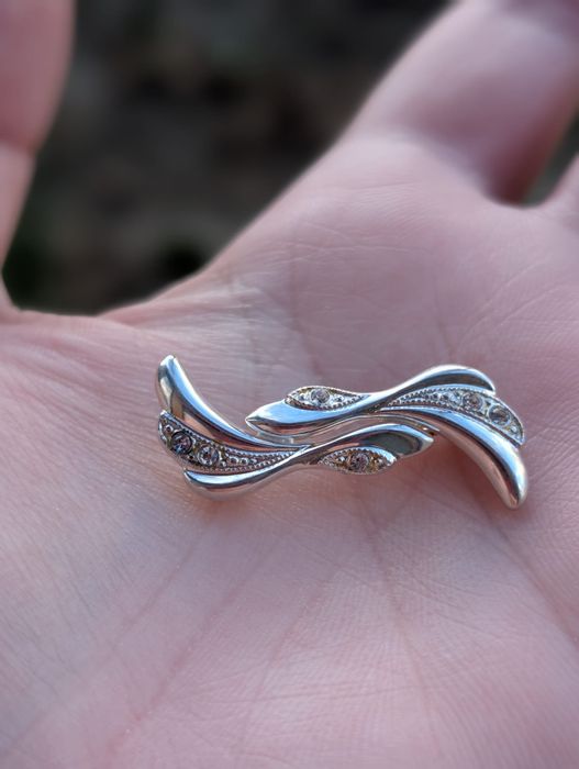 Veche brose din argint de 925, cu zirconii, copii