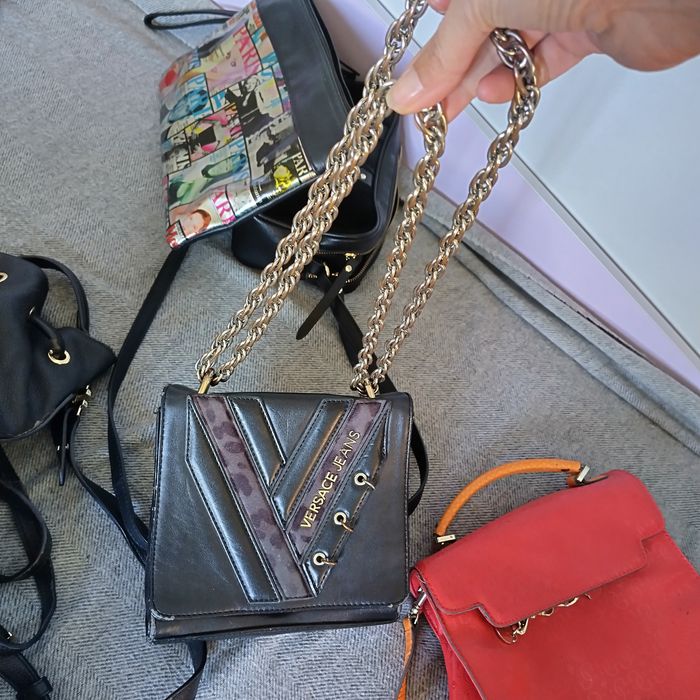 Лот Чанти Gues,Versache, Elisabetta Franchi и др