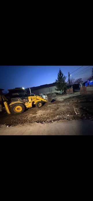 Inchiriez buldoexcavator/camion 6x4