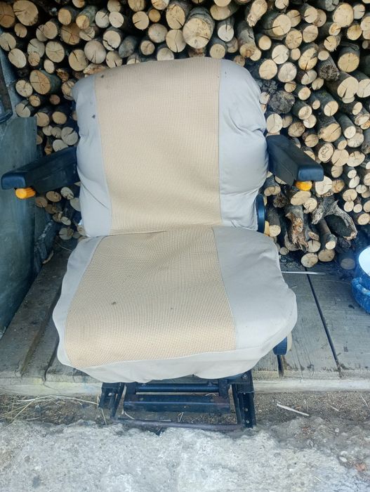 Scaun tractor telecopic