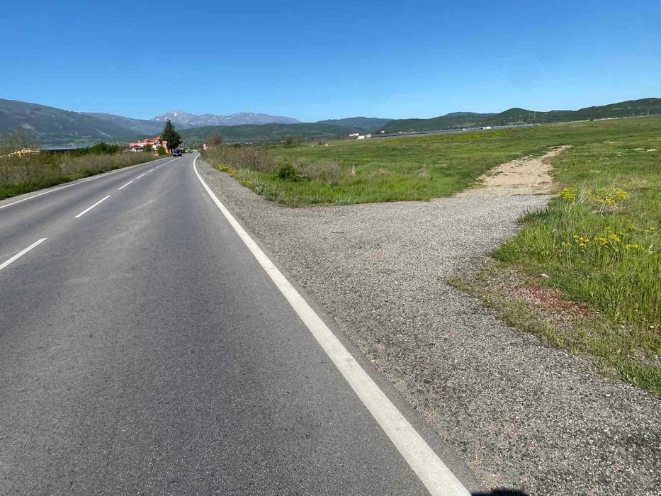 ИМОТ 6,100 дка, с лице на главен път, село Марино поле