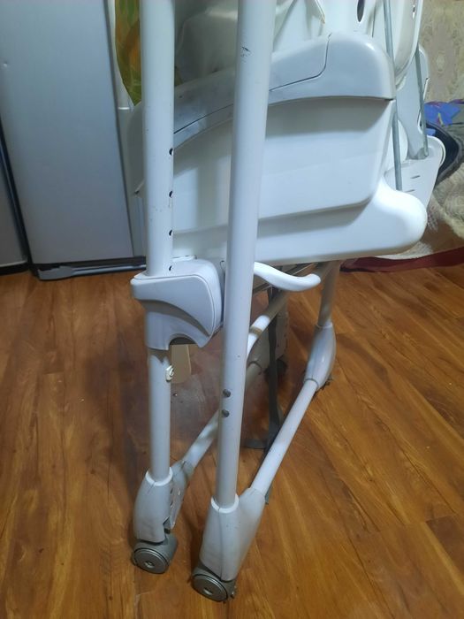 Детский столик для кормления.