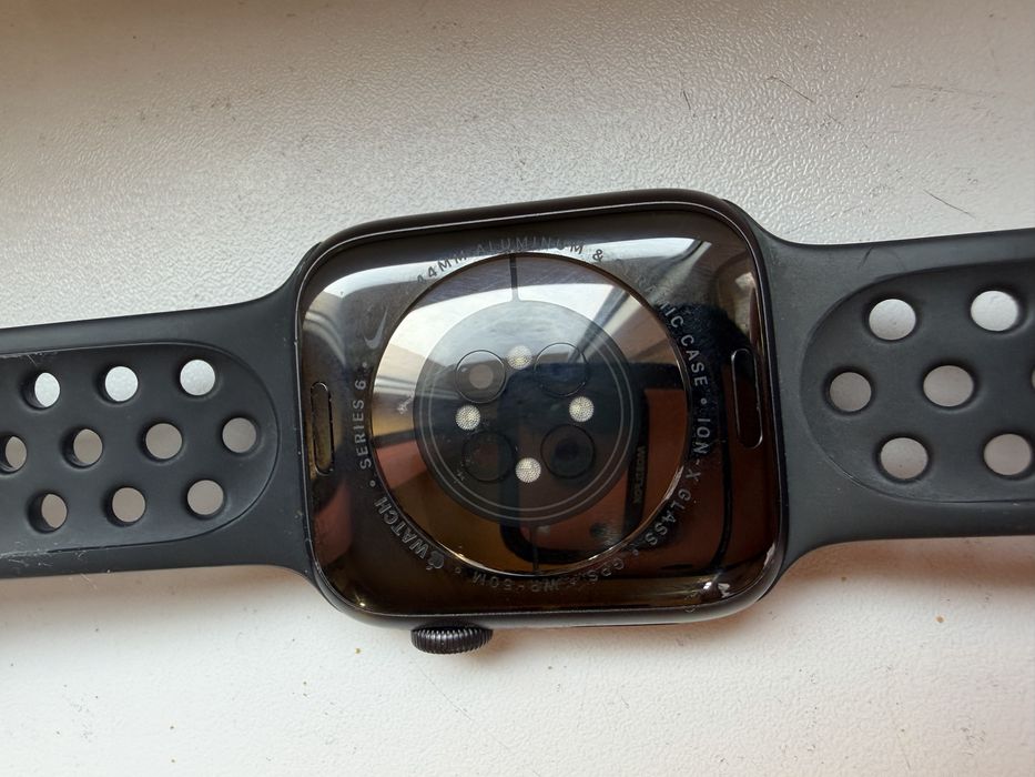 Apple Watch Series 6 Nike Edition 44mm – stare foarte bună