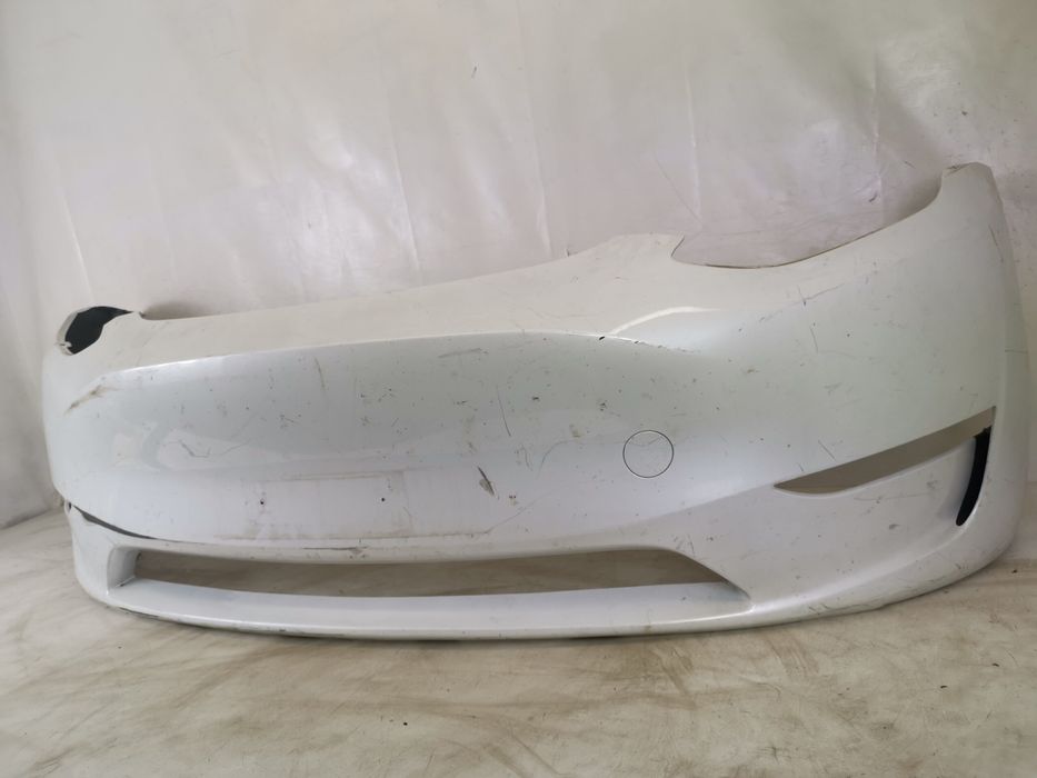 Предна броня Тесла / Tesla Model Y със сензори, оригинална, в добро съ