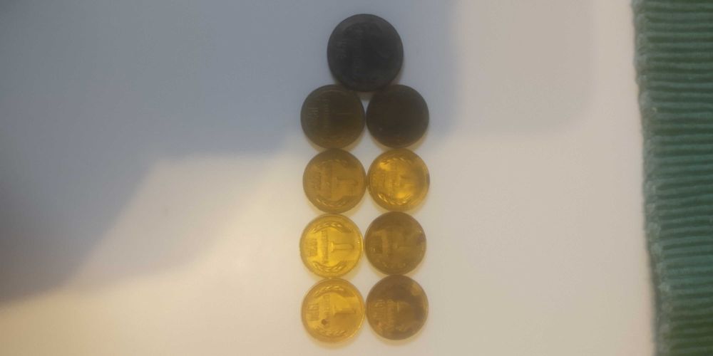 Монети от 1 и 2 стотинки от 1974година.