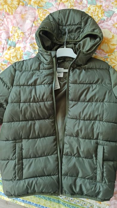 Капитонирано яке Sinsay