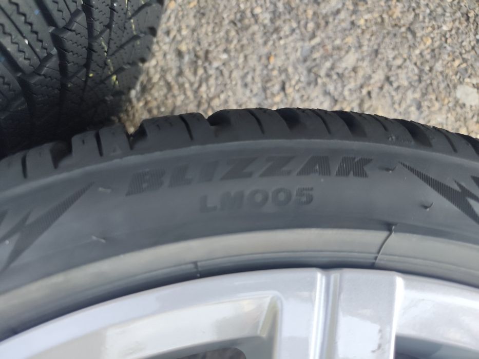 225/40/18" 4бр Bridgestone blizzak lm005,dot2725,7mm