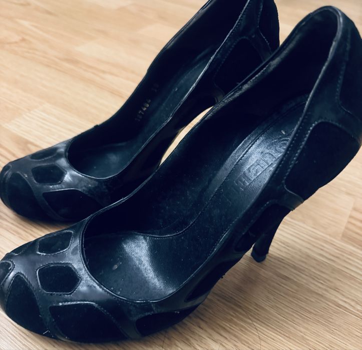 Vand pantofi de calitate, modele deosebite, stare foarte buna