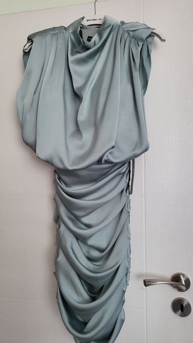 Чисто нова  къса рокля