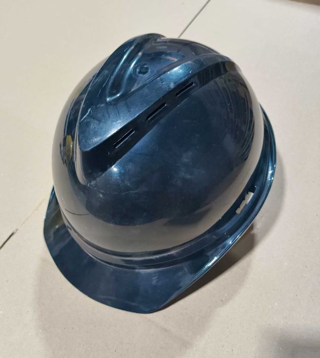 Продаются каски и полнолицевые маски