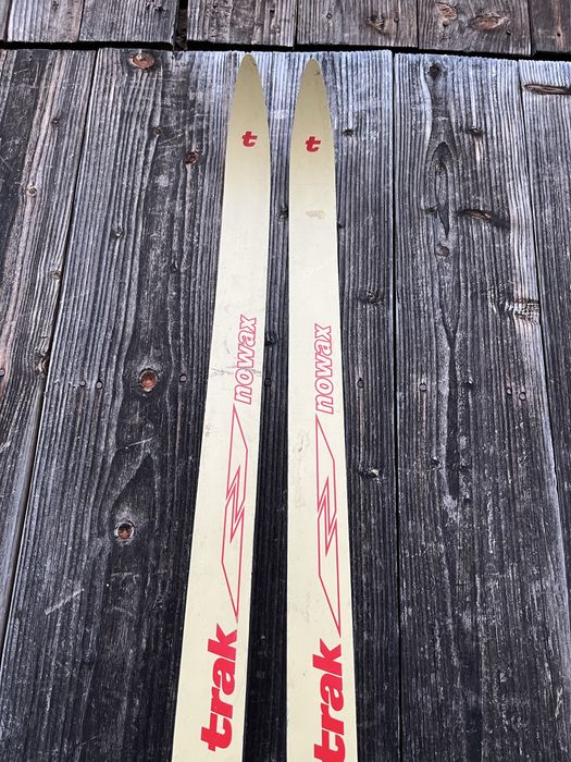 Vând schiuri clasice Trak Nowax Nordic