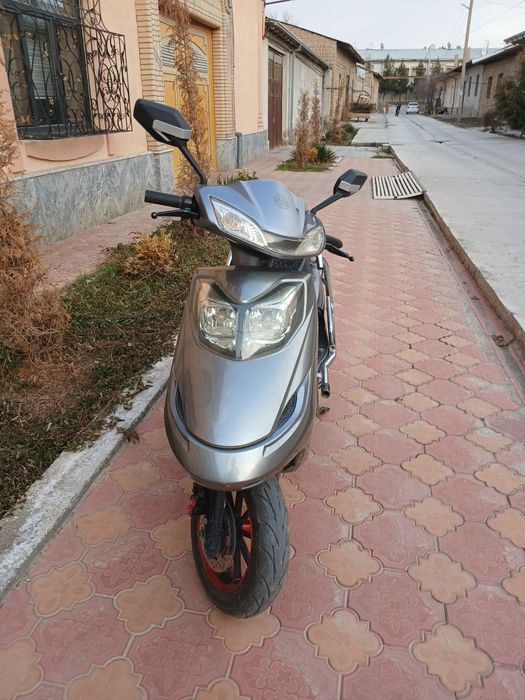 Продаётся електро скутер