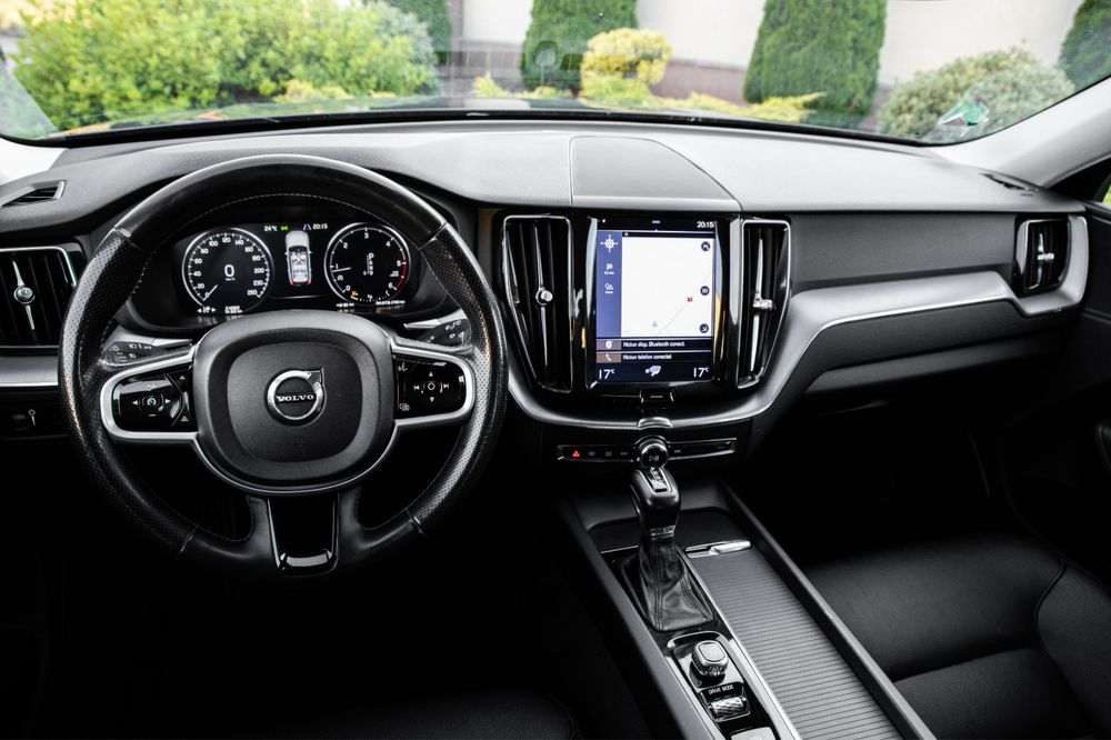 VOLVO XC60 2018 — imagine 5