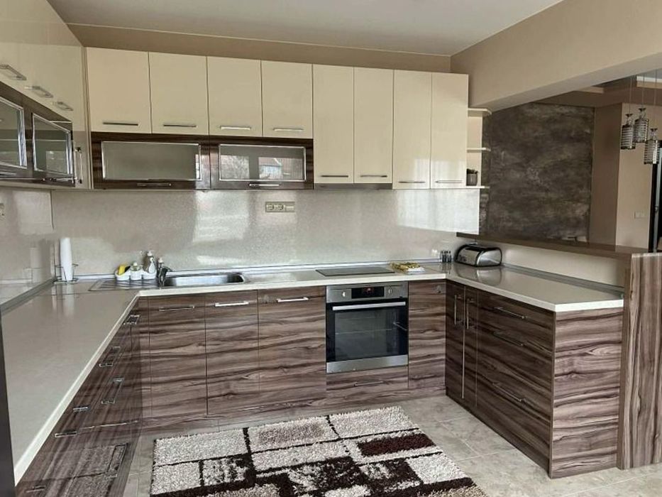 Дава се под наем Тристаен апартамент в София, Витоша - 103 кв.м за 1296.42 € - Снимка #2