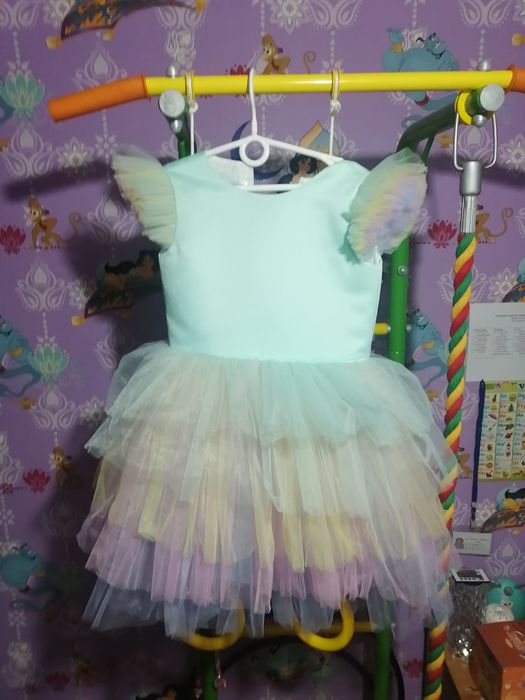 Продам платье красивое для девочки