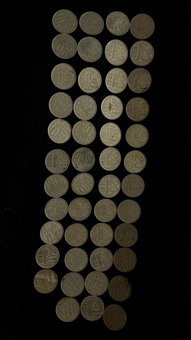 Монеты ЧАСЫ Значки