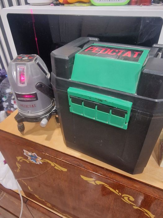 Срочно продам лазерный уровень нивелир