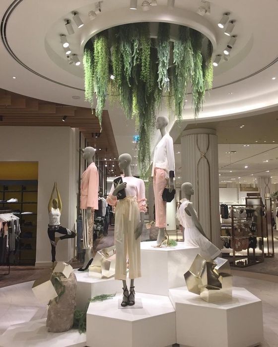 Оборудования для магазин одежды в стиле LALELI