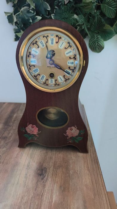 Ceas semineu GDR,mecanism Hermle,cheie+pendul, funcțional.