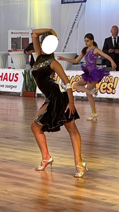 Рокля за спортни танци