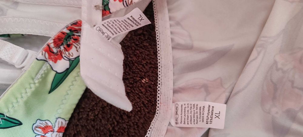 Costum de baie nou cu imprimeu floral