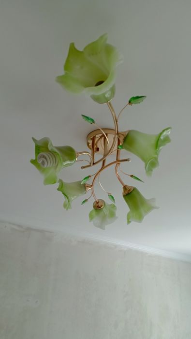 Люстра с 6 плафонами