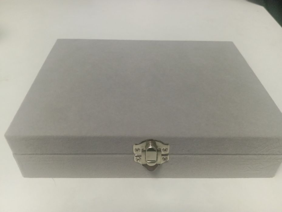 Бархатная шкатулка для украшений