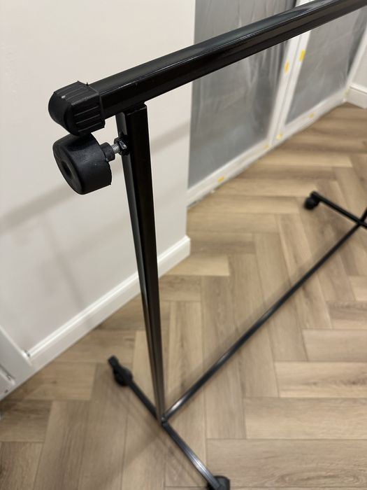 Рейл для одежды метталический