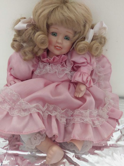 Кукла, височина 40 см