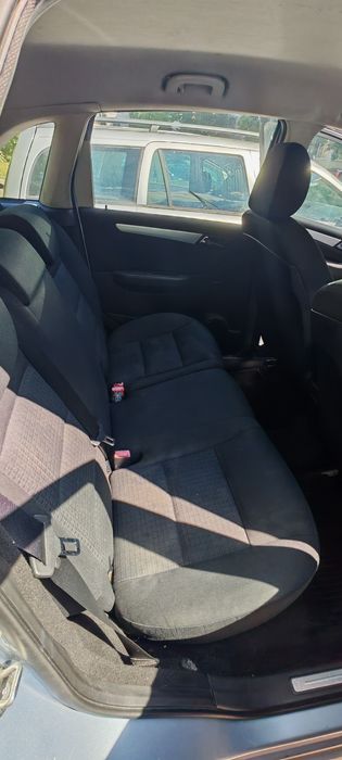 Mercedes- Benz B 180
