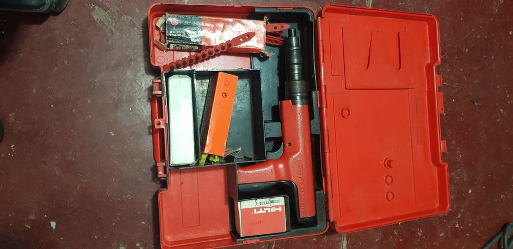 Hilti,de batut cuie