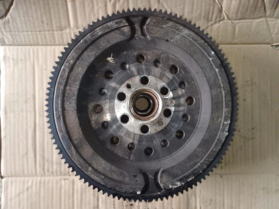 Kit ambreiaj volanta opel zafira c, astra j 2.0 cdti 55581284, 55570198