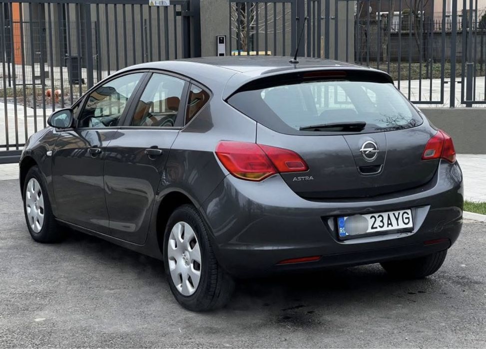 Opel Astra/ 2011