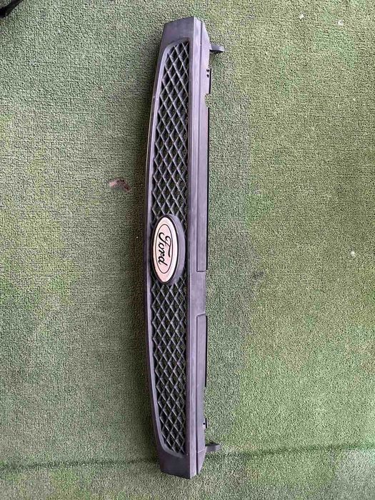 решетка радиаторна  с емблема Ford Fiesta 2001-2005 #510s #511s