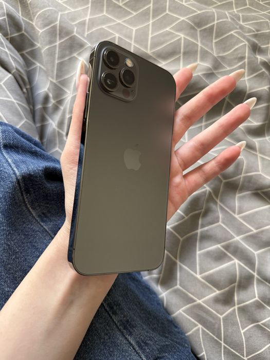 Запазен Iphone 12 pro