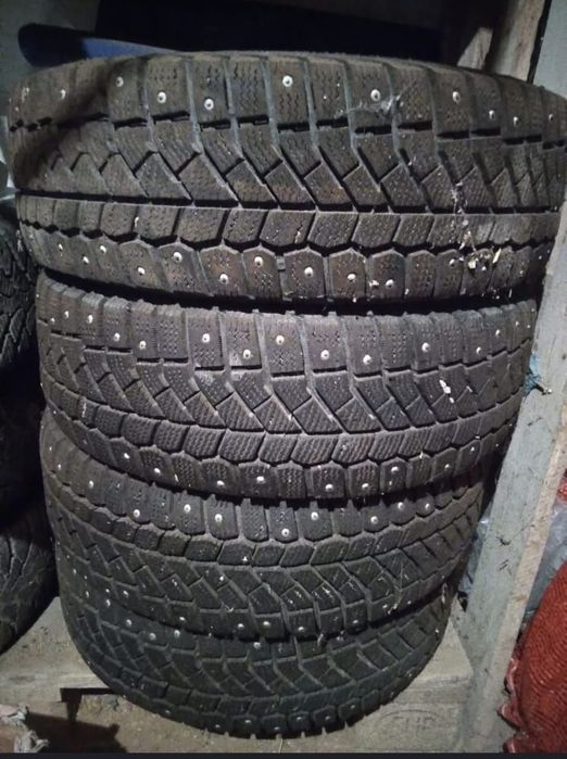 Продам комплект зимних шин