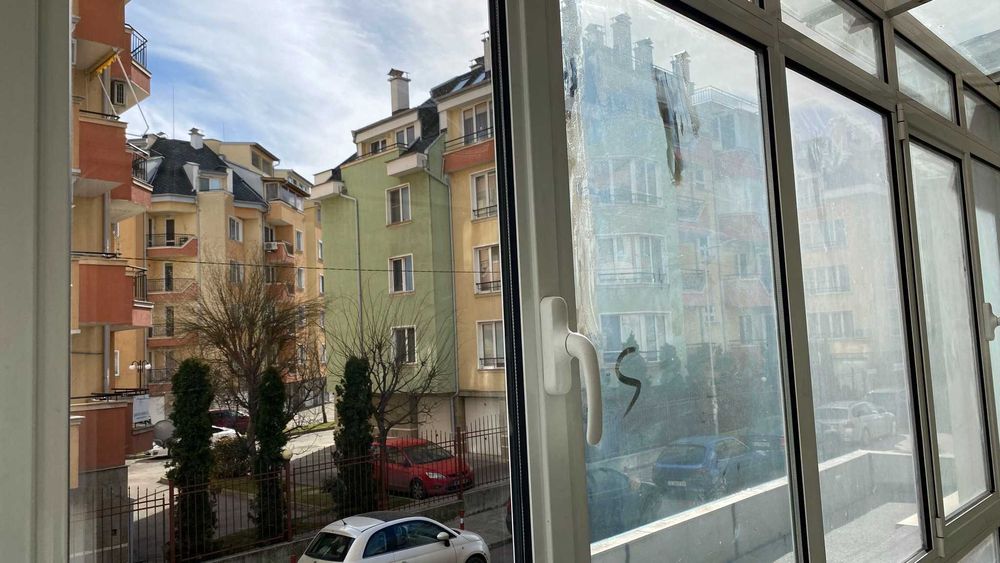 Професионално почистване на прозорци, пране мебели - clean4you