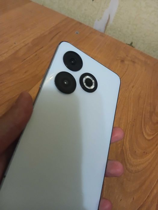 Продам телефон Infinix