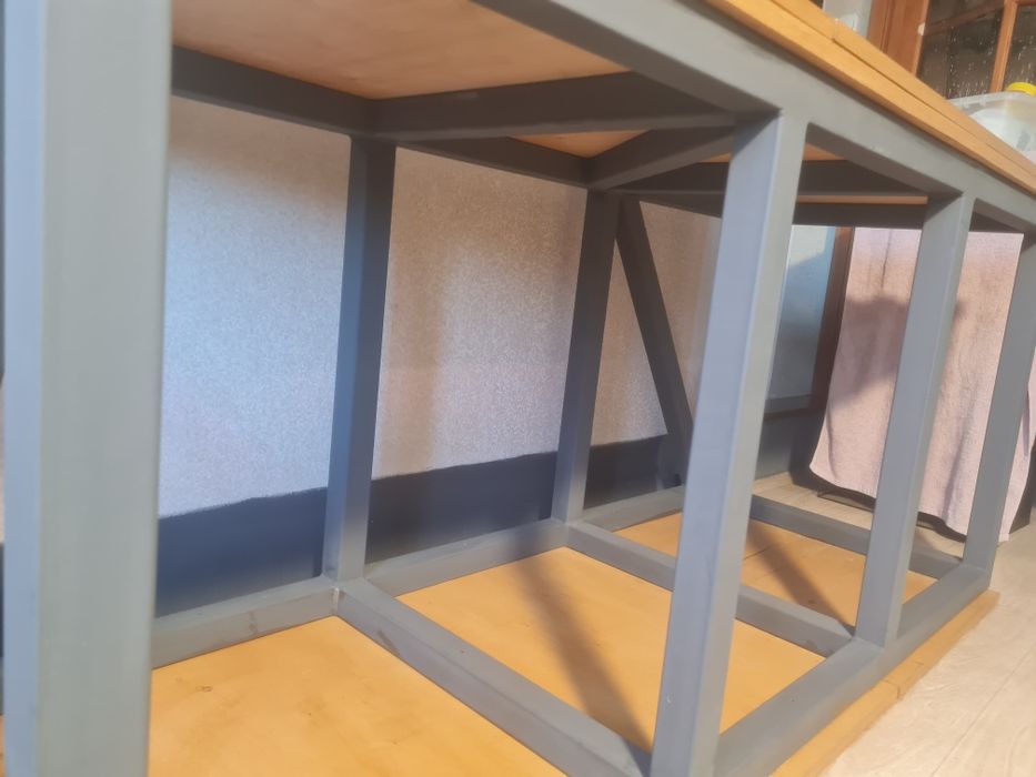 Стойка для аквариума из профильной трубы.