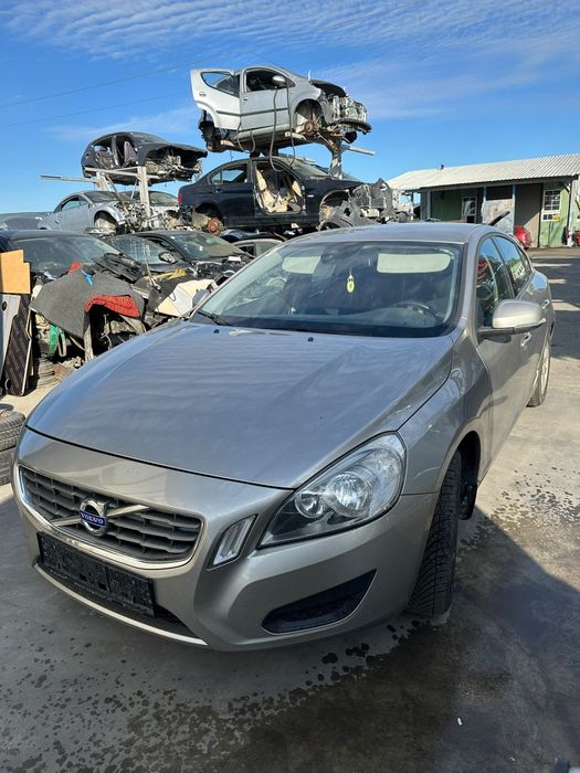 Dezmembram Volvo S60 2012 1.6 tdci D4162T Manual