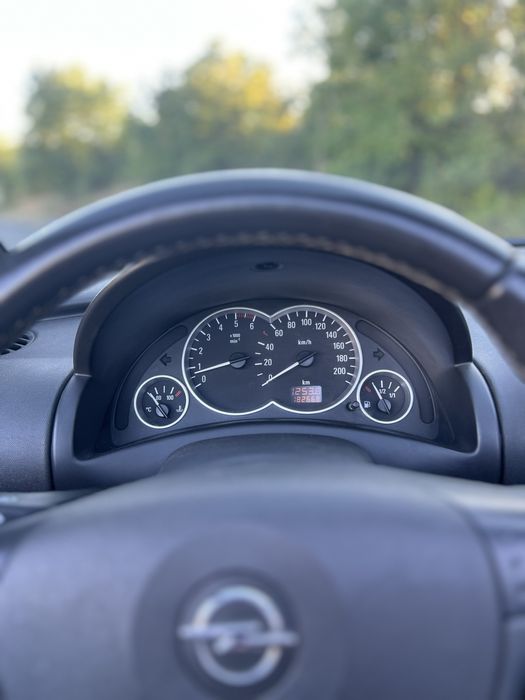 Vand Opel Tigra decapotabila