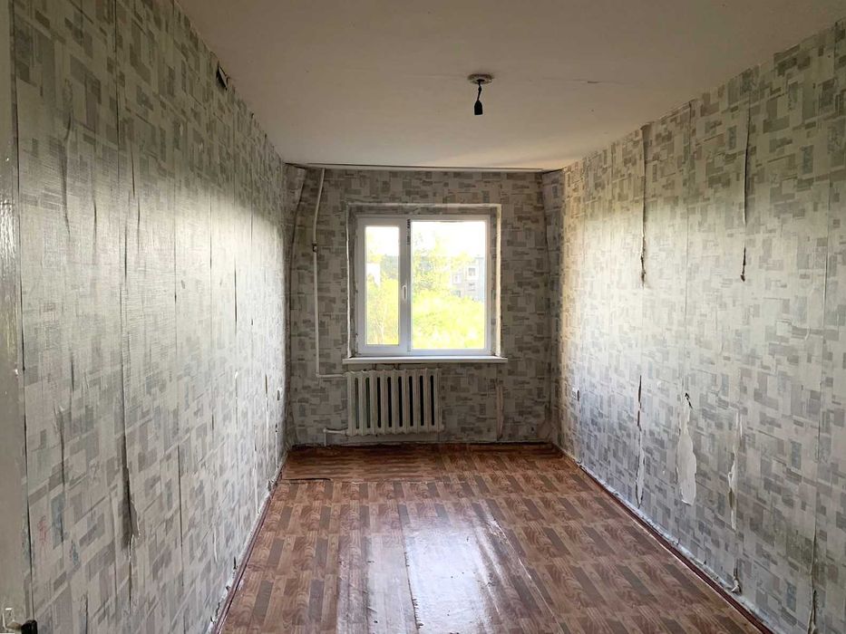 Продам 2х ком кв без ремонта.2мкр, 4эт