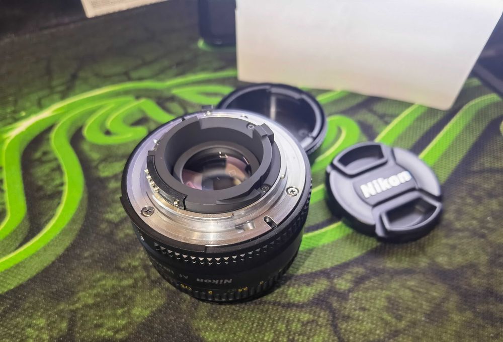 Obiectiv Nikon AF Nikkor 50mm f/1.8D cu filtru NiSi ultra slim PRO MC UV 52mm