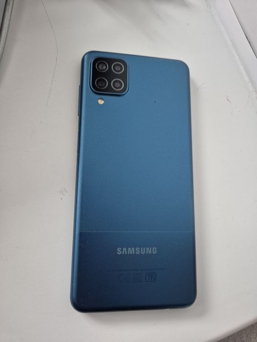 Продам телефон самсунг А12.