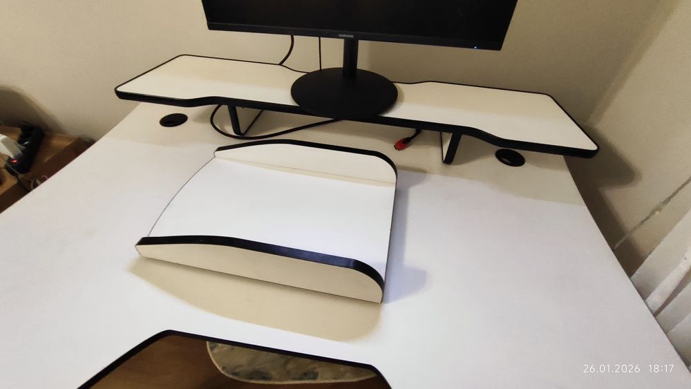 Продам Компьютерный стол