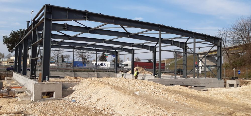 Метални конструкции,термопанели,метални къщи,бунгала,гаражи