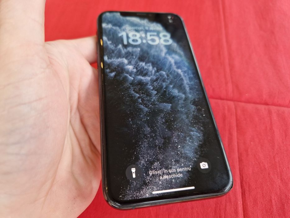 -Iphone 11Pro, 64Gb, 4Ram, Black bat: 100% stare foarte buna poze real